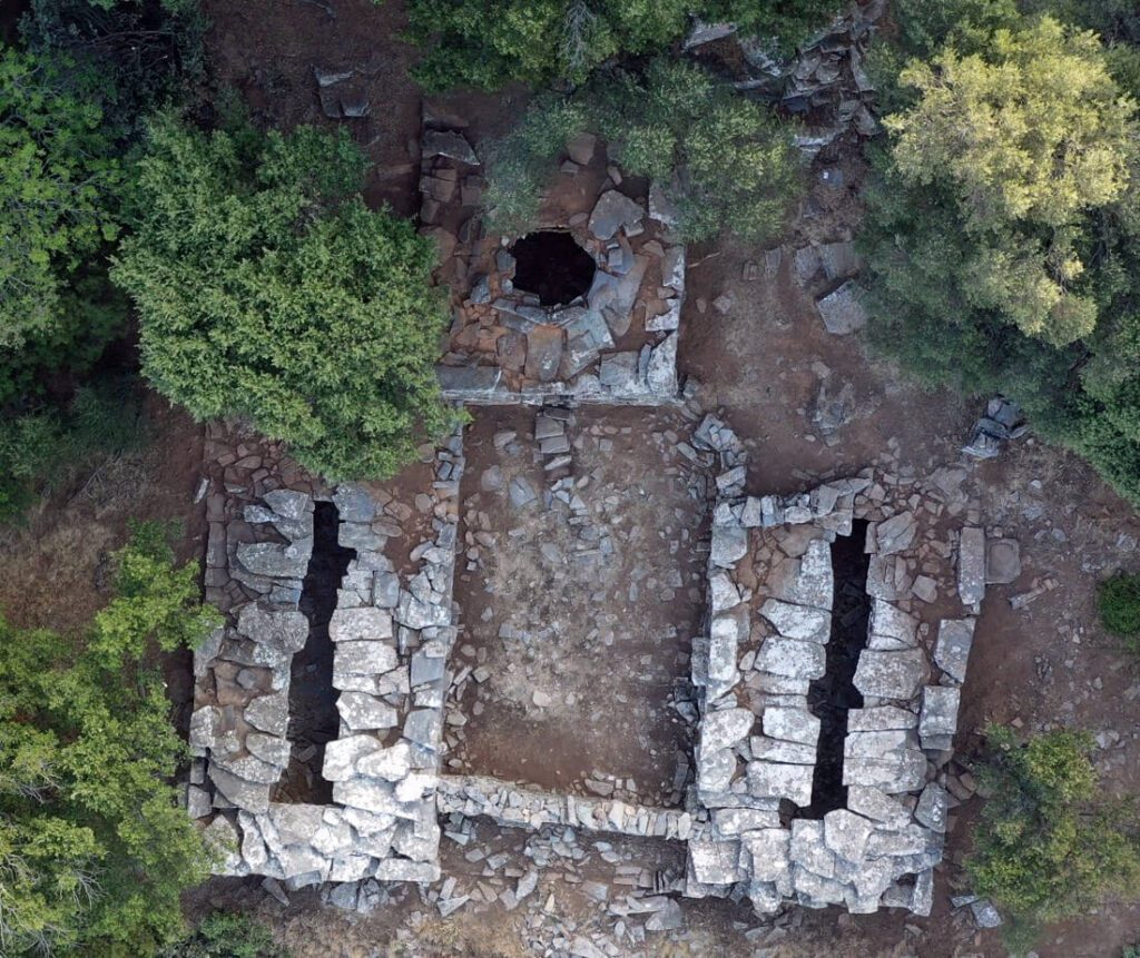 Αρχαιολογική έρευνα στα δρακόσπιτα της Εύβοιας